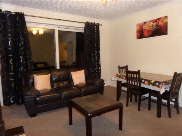  Image of 2 bedroom Ground Maisonette to rent in Sutton Lane Hounslow TW3 at Sutton Lane, Hounslow, TW3